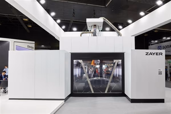 Área de demostración y carpintería técnica en el stand de Zayer para BIEMH 2022
