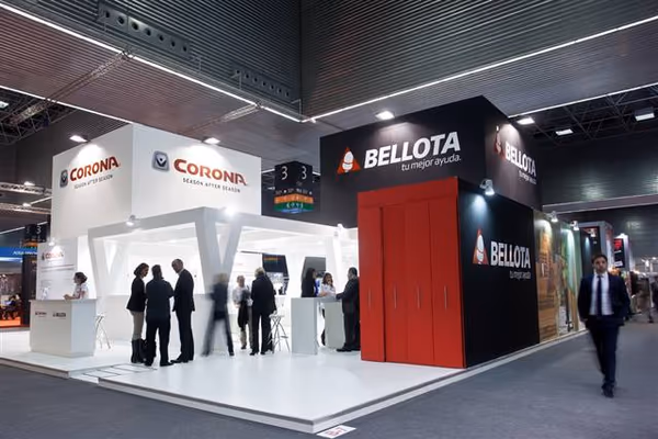 Construcción de stand a medida para la empresa de herramientas agrícolas Bellota en Ferroforma