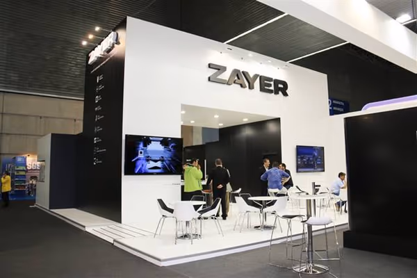 Montaje de stand a medida en carpintería de madera para Zayer en BIEMH Bilbao 2014